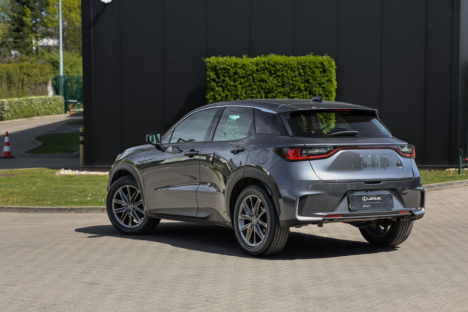 Lexus LBX, 1,5 HEV ELEGANT TECH - fotka 4