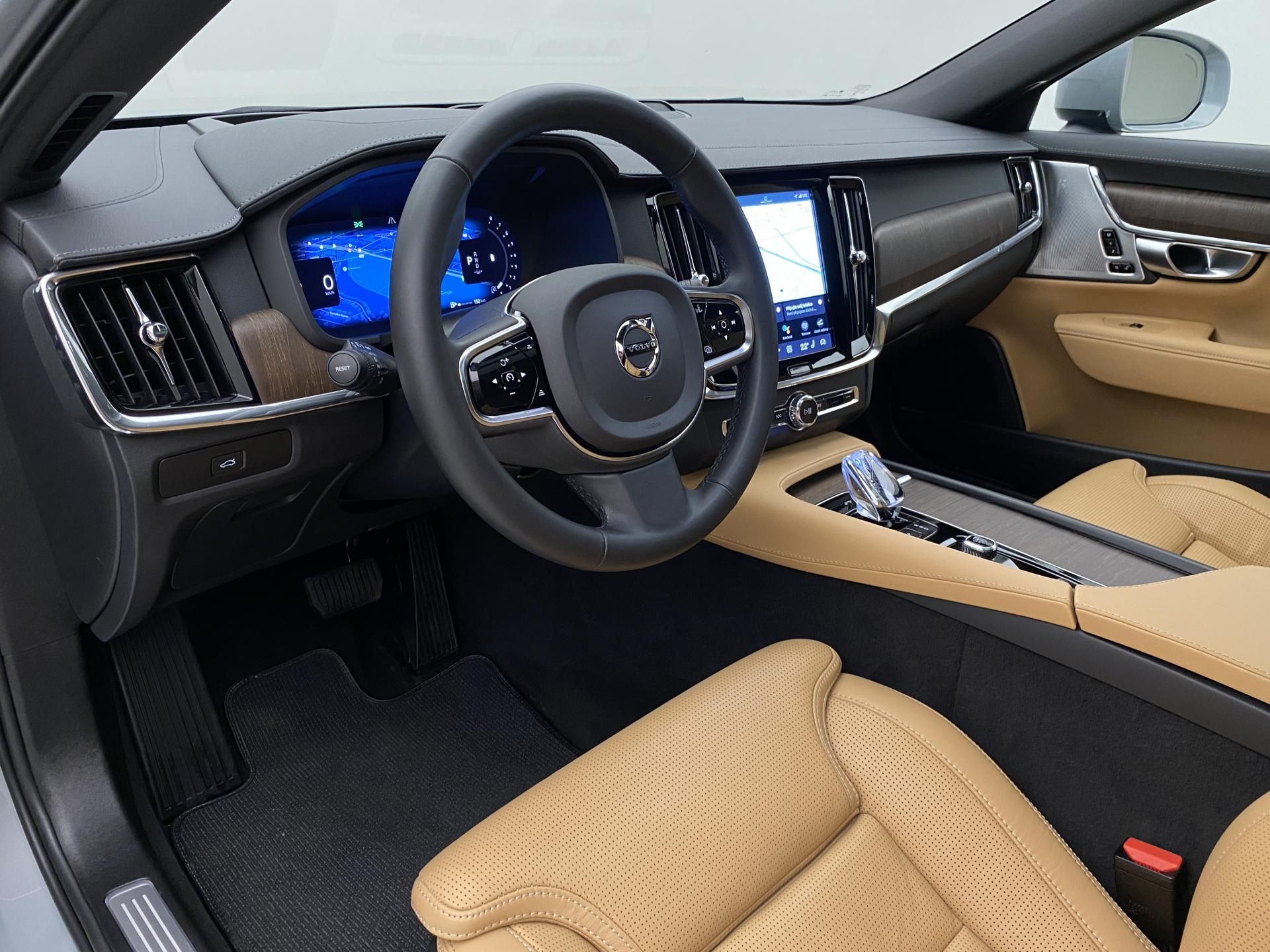 Volvo V90, CC B5 AWD ULTIMATE AUT - fotka 4