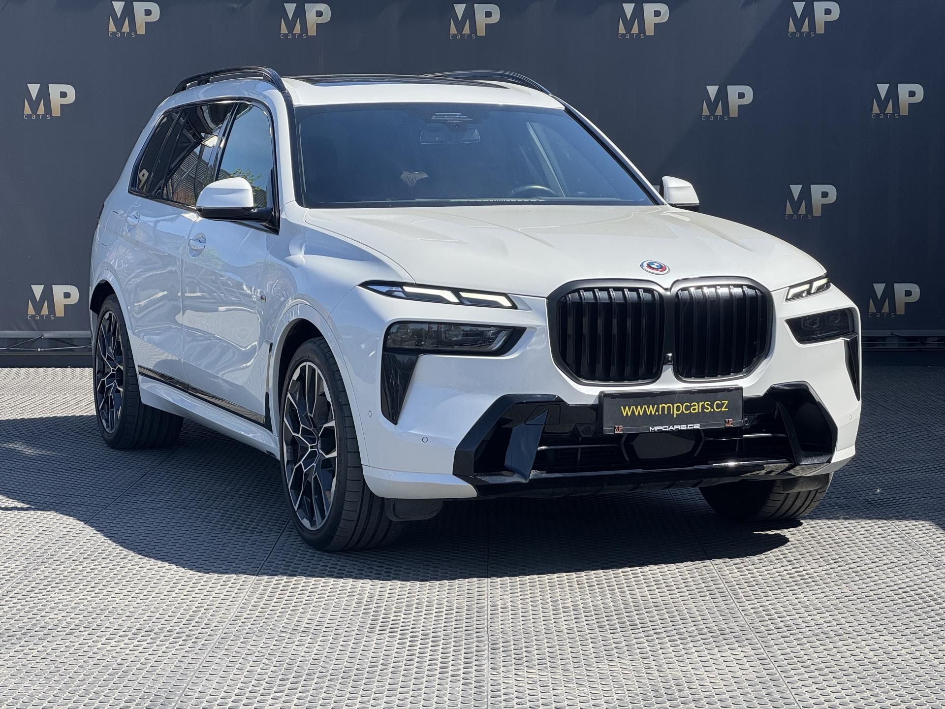 BMW X7, 40d 250kw M-Packet - fotka 3
