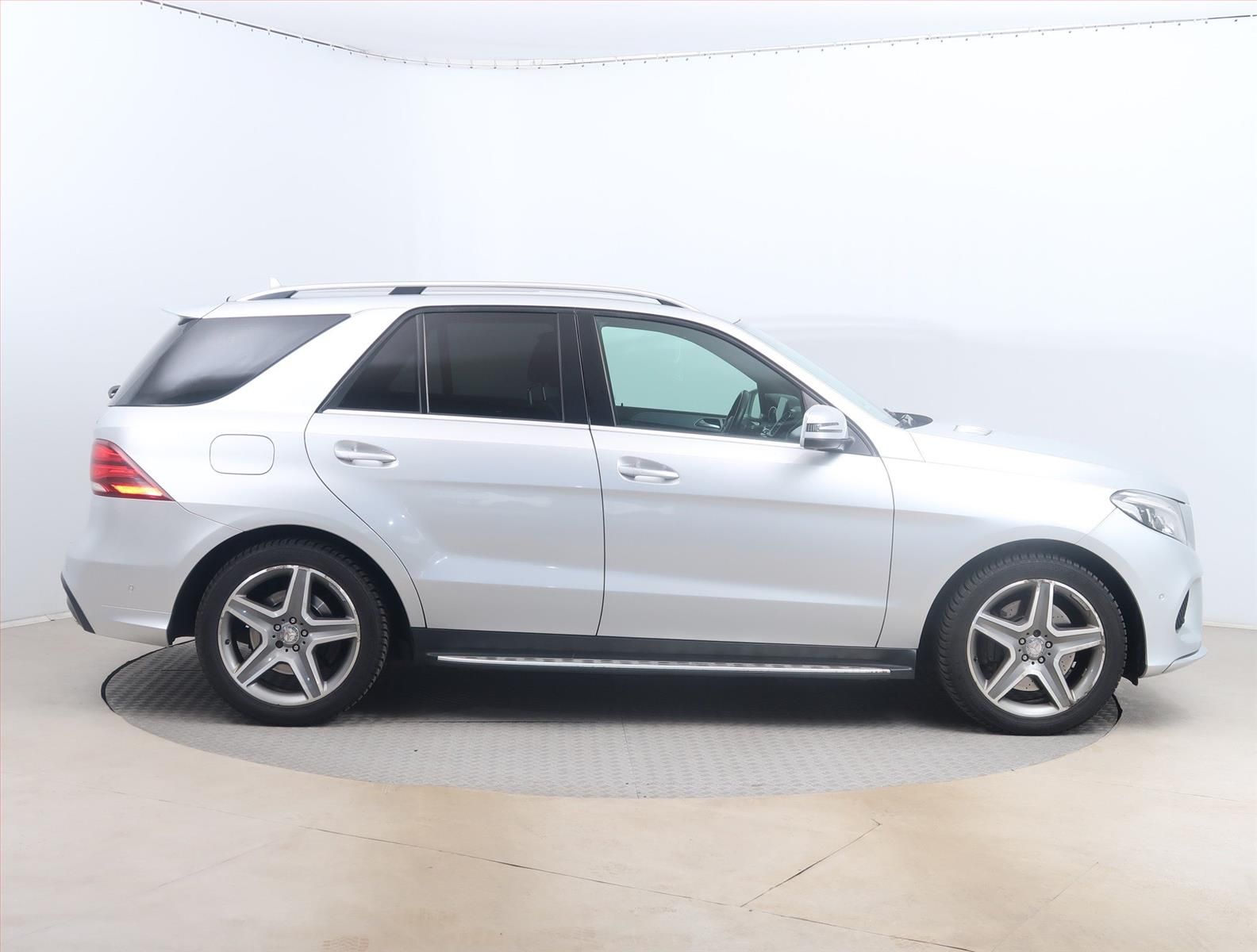 Mercedes-Benz GLE, 500, 4X4, Automat, Kůže - fotka 6