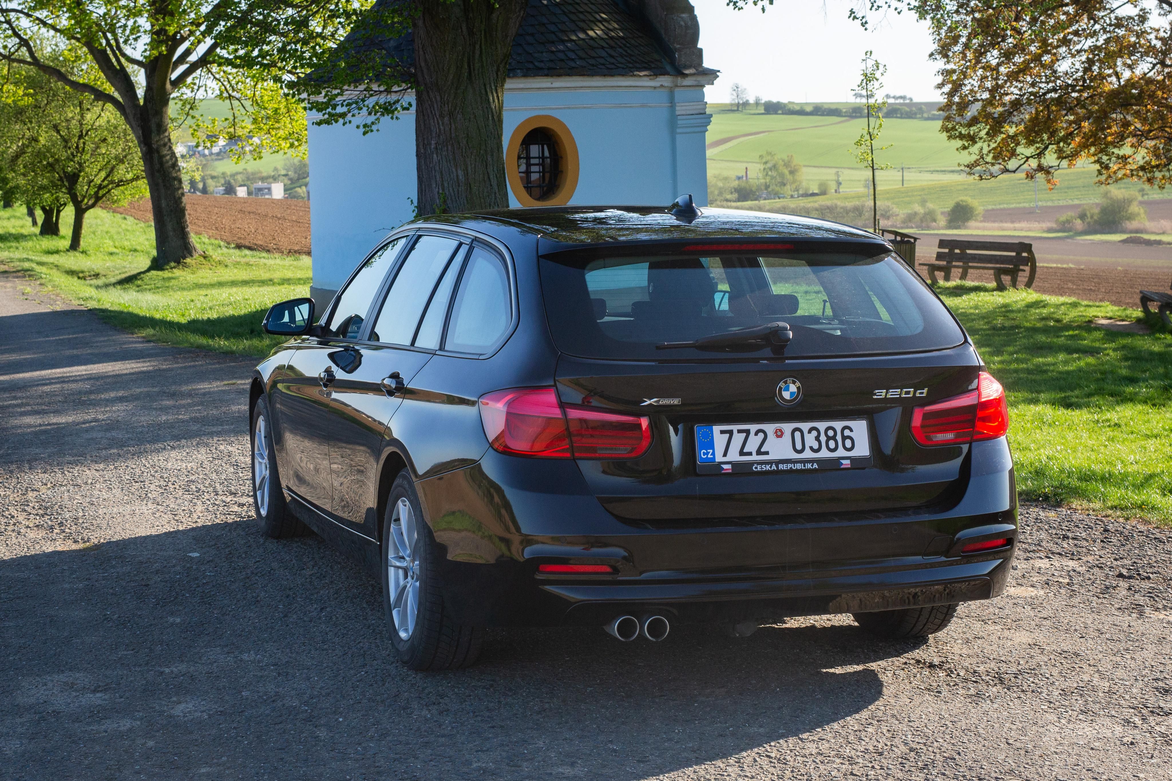 BMW Řada 3, 320 D Xdrive - fotka 4