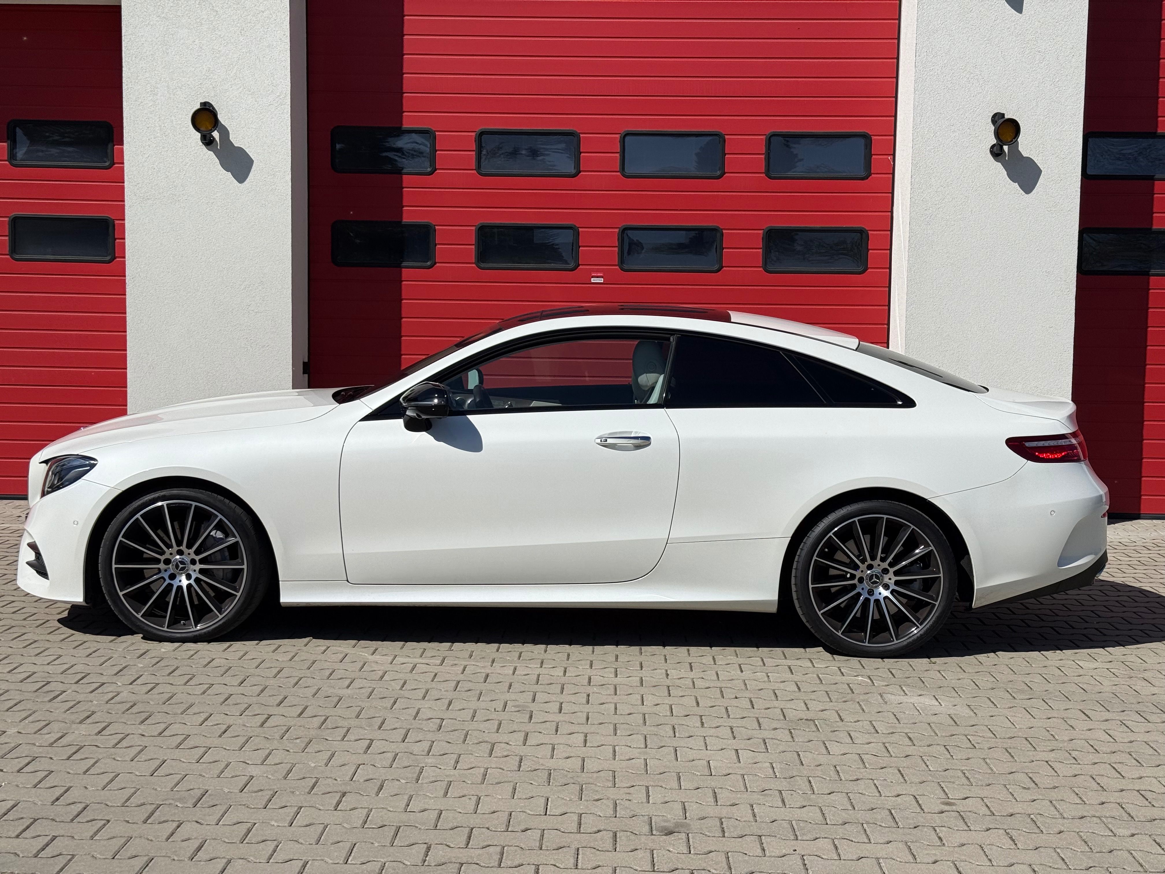 Mercedes-Benz Třídy E, E 400 4MATIC Coupé - fotka 5