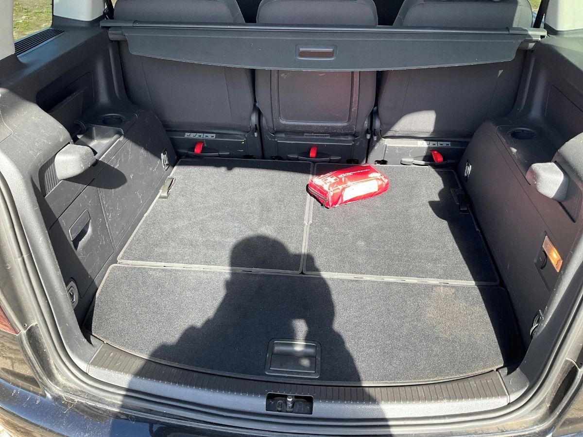Volkswagen Touran, 1.6Mpi 75KW UNITED TAŽNÉ7-MÍST - fotka 3