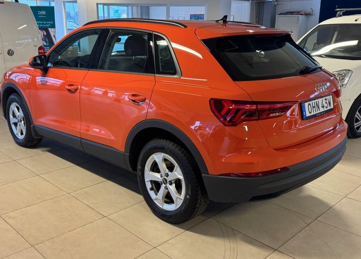 Audi Q3, 45 TFSI e Proline Matrix - fotka 4