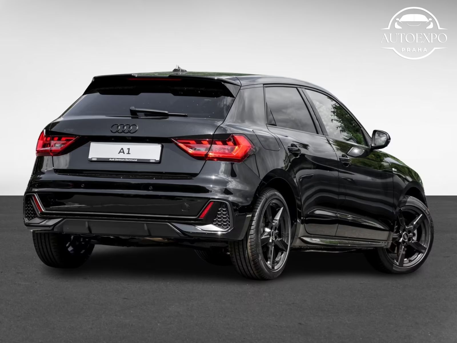 Audi A1, Sportback 30 S LINE - fotka 2