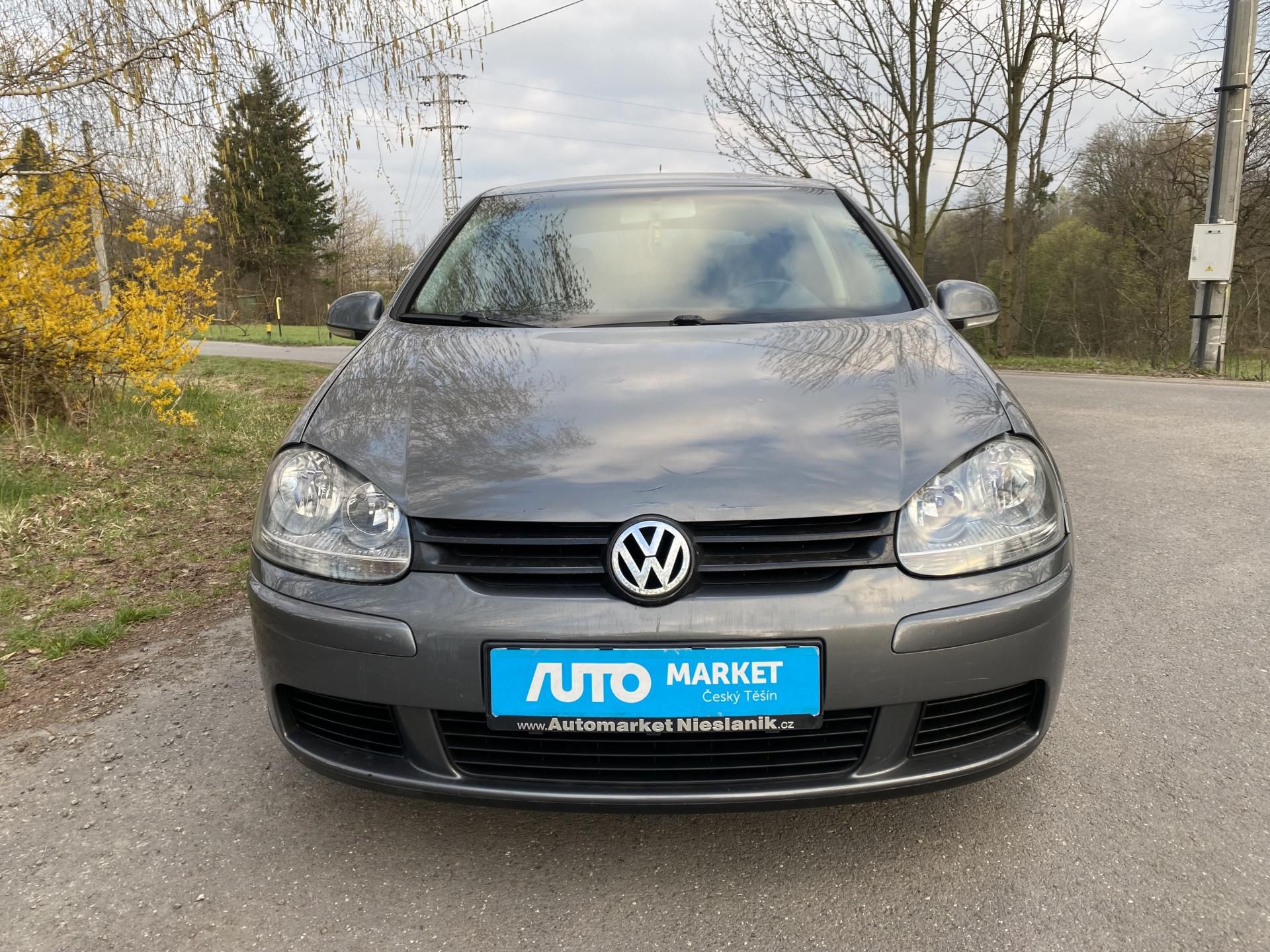 Volkswagen Golf, 1,4 16V 59kw TREND - fotka 2