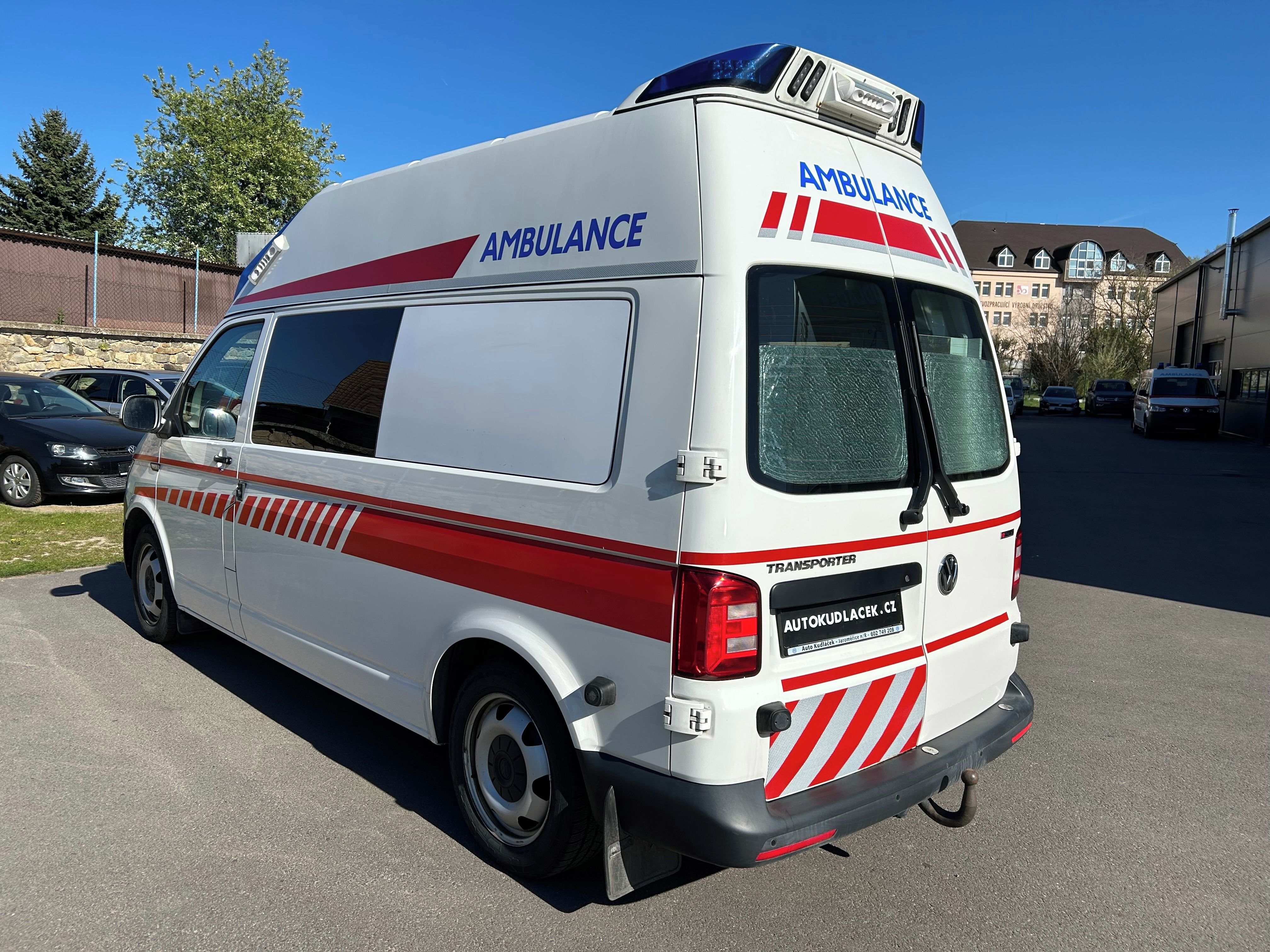 Volkswagen Transporter, T6 - 2.0 TDI Sanitní vůz 4x4 - fotka 4