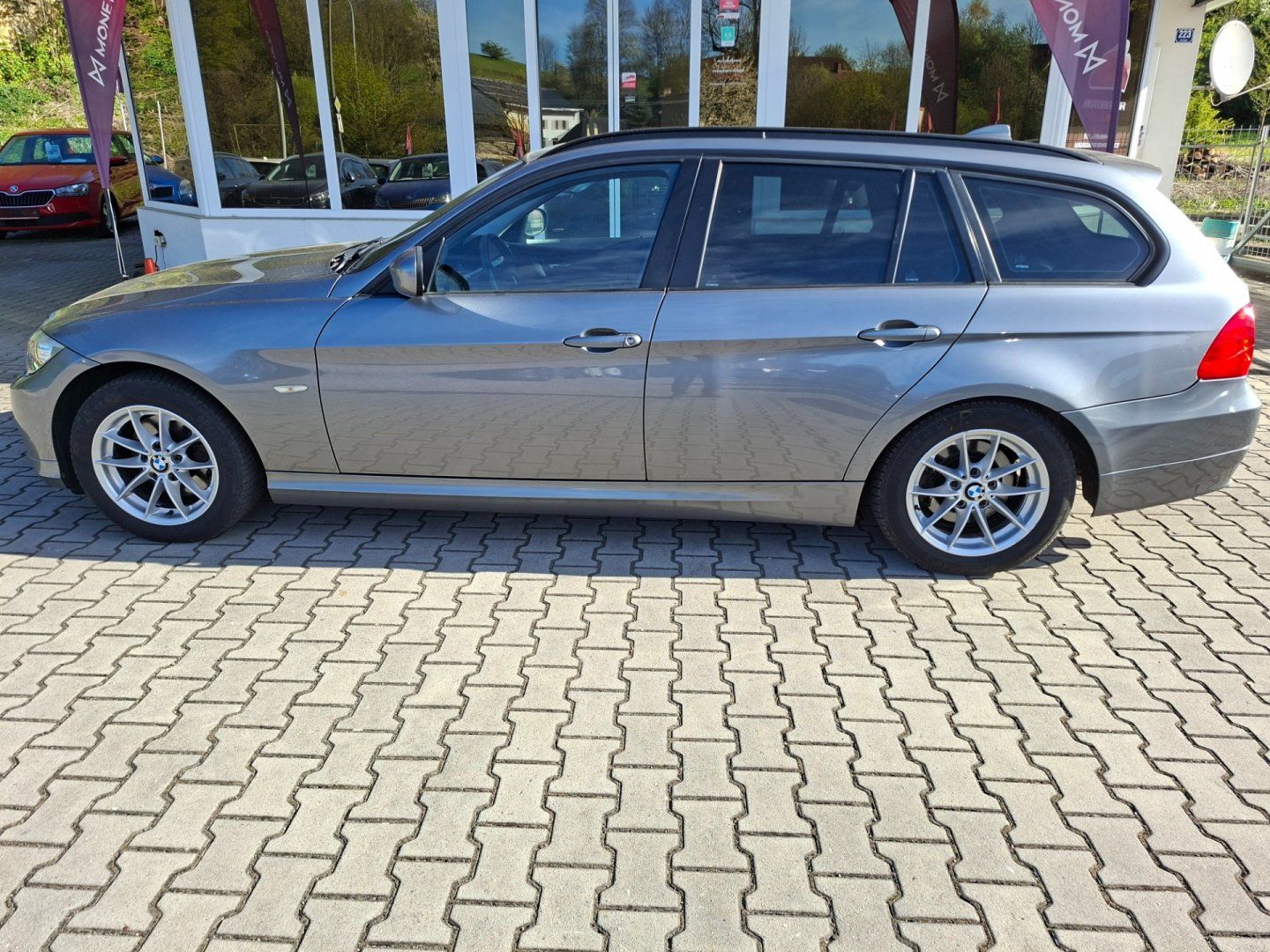 BMW Řada 3, 320d 105kW 6MAN -NAVI-SENZORY - fotka 5