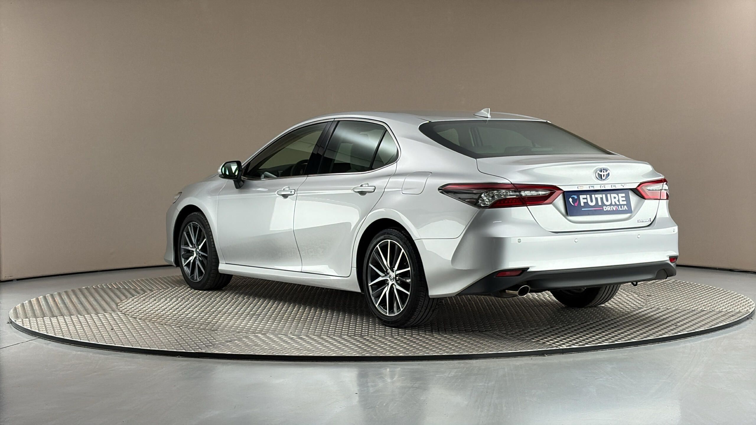 Toyota Camry, 2.5 Hybrid AUT Executive - fotka 2