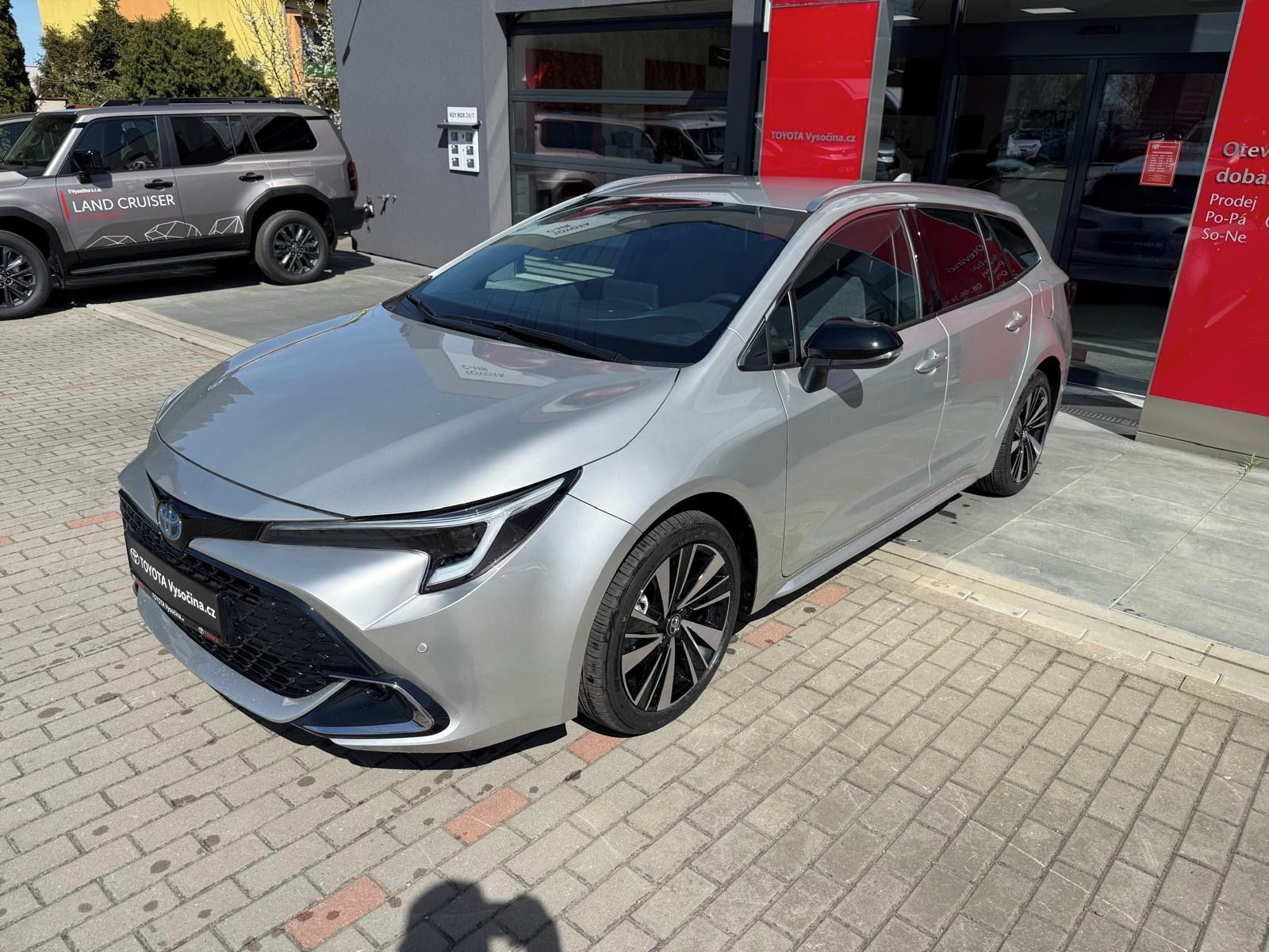 Toyota Corolla, 1.8HEV 140PS Style - fotka 2