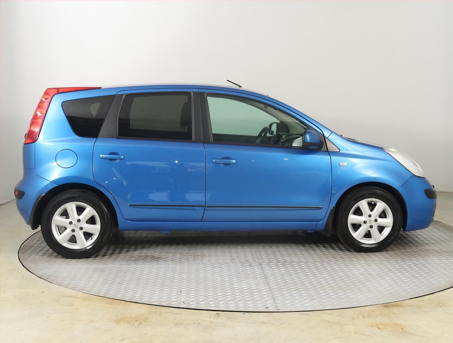 Nissan Note, 1.4, Automatická klima - fotka 6