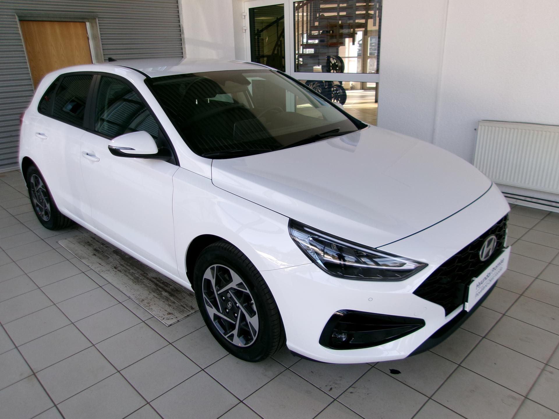 Hyundai i30, 1.5 DPi 71kW Smart MT - fotka 3