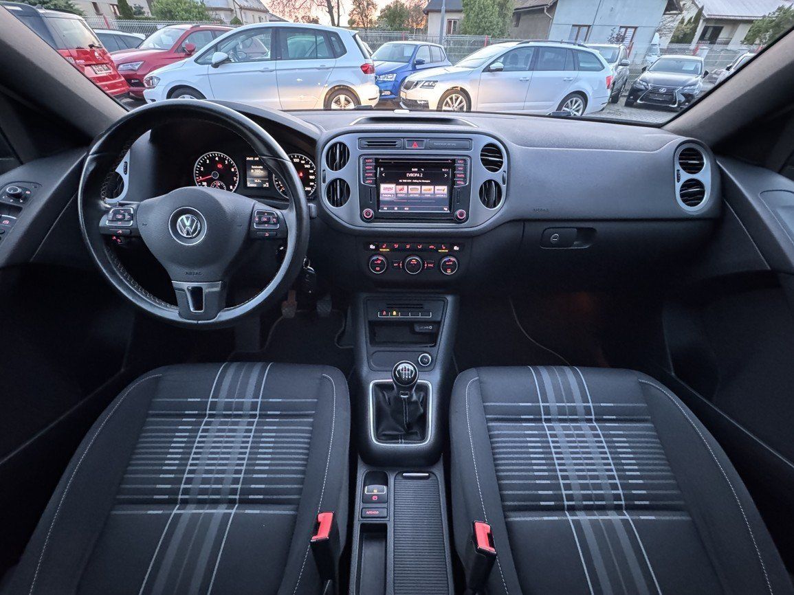 Volkswagen Tiguan, 1.4TSi 92kW Lounge Navi Kamera - fotka 6