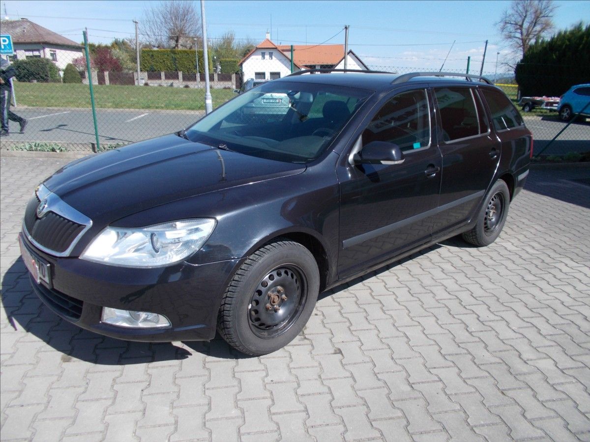 Škoda Octavia, 2,0 TDI XENONY NAVIGACE STK 4/ - fotka 4
