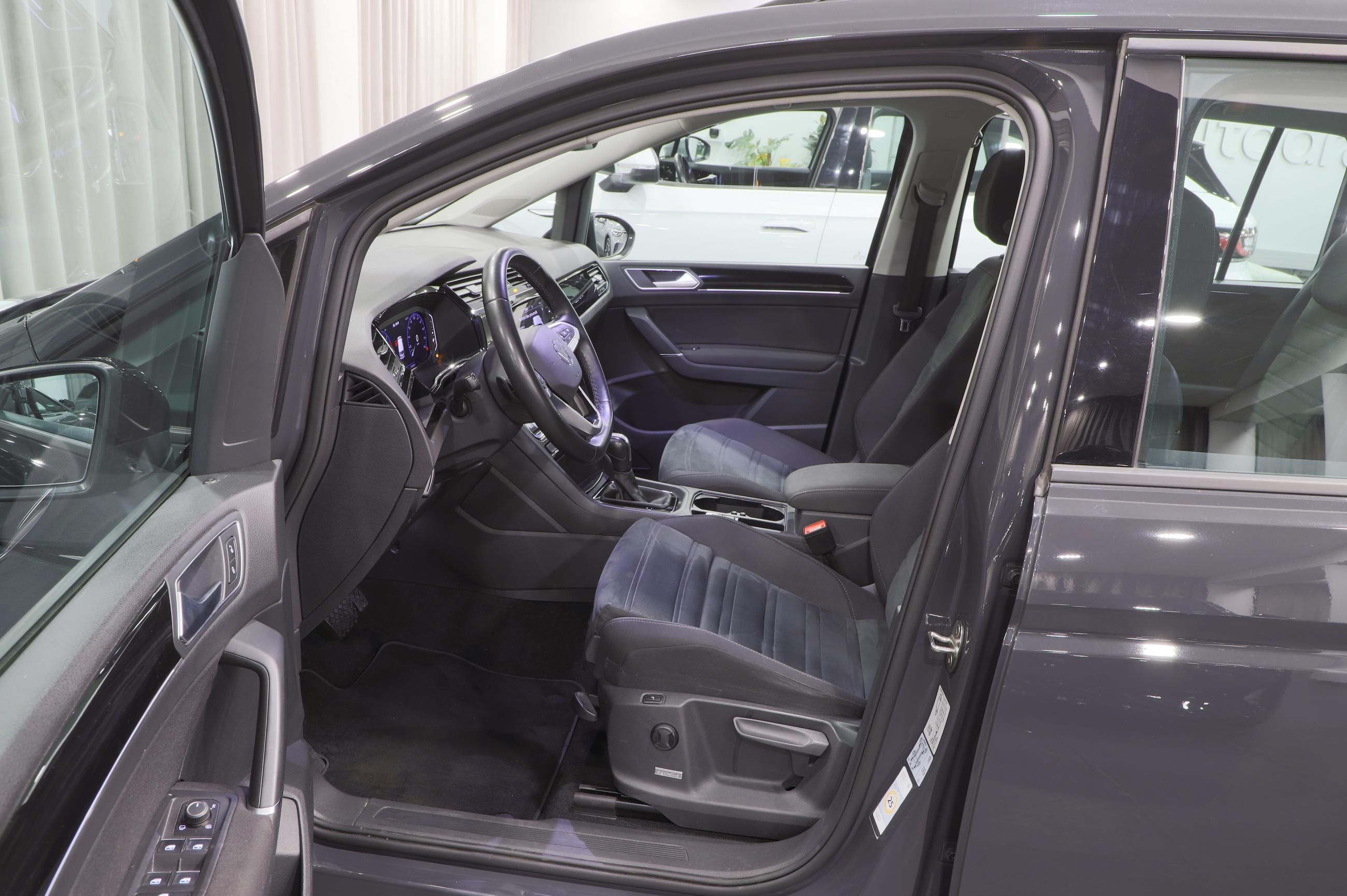 Volkswagen Touran, R-Line Webasto 7-míst - fotka 5