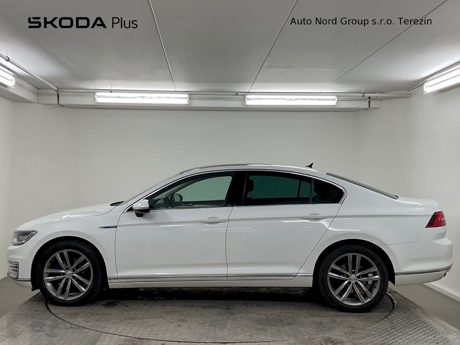 Volkswagen Passat, 1,4 TSI PLUG-IN-HYBRID 6DSG LI - fotka 3