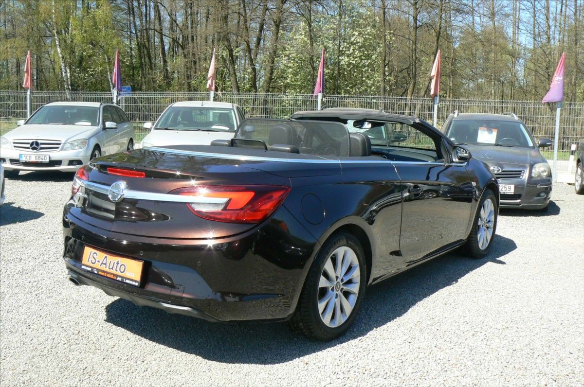 Opel Cascada, 1,4 Turbo 103 kw - fotka 4