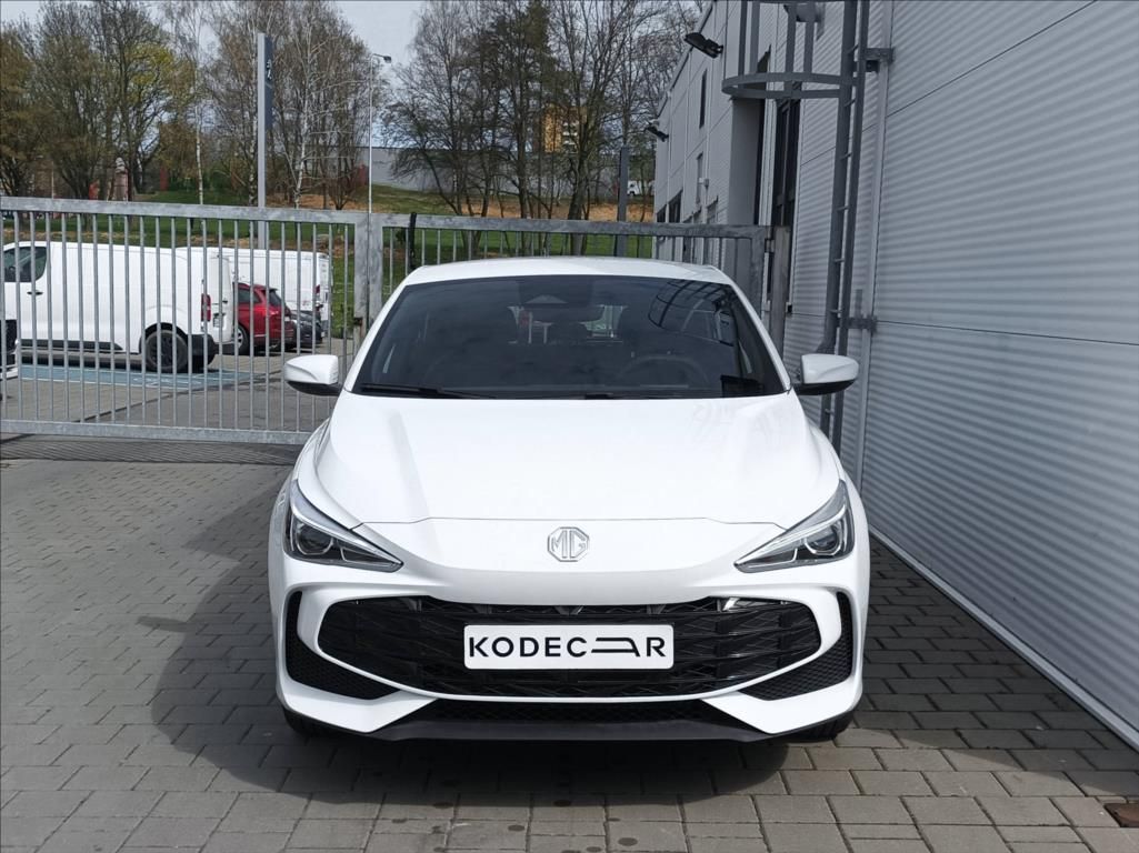 MG MG3, 1,5 116k 5MAN 4x2  Excite - fotka 2