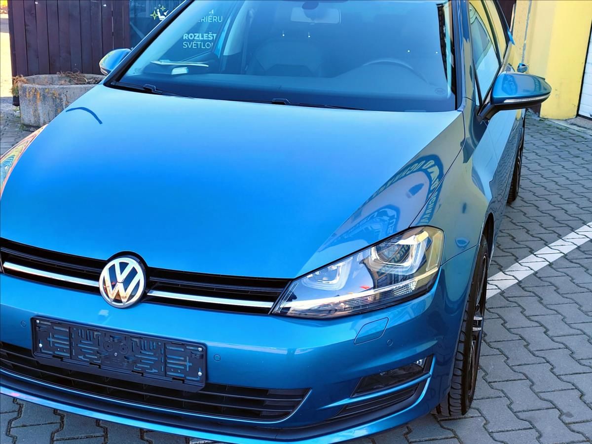 Volkswagen Golf, 1,2 CZ, VÝBAVA, SERV.KN.CEBIA - fotka 3