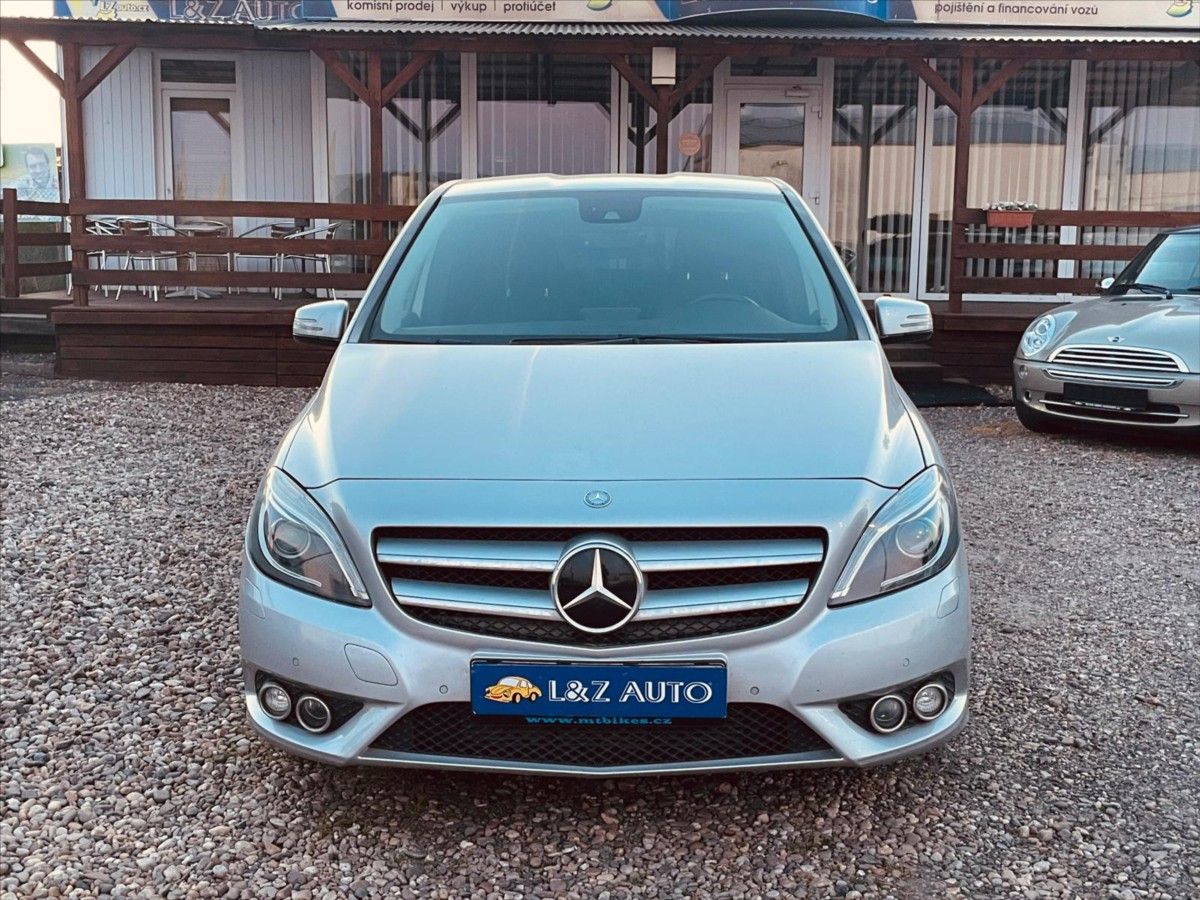 Mercedes-Benz Třídy B, 1,6 220 - fotka 2