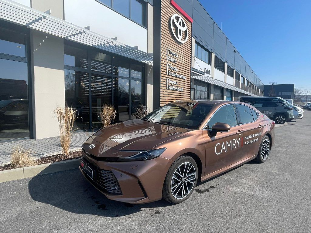 Toyota Camry, 2.5 TNGA HEV automat - fotka 2