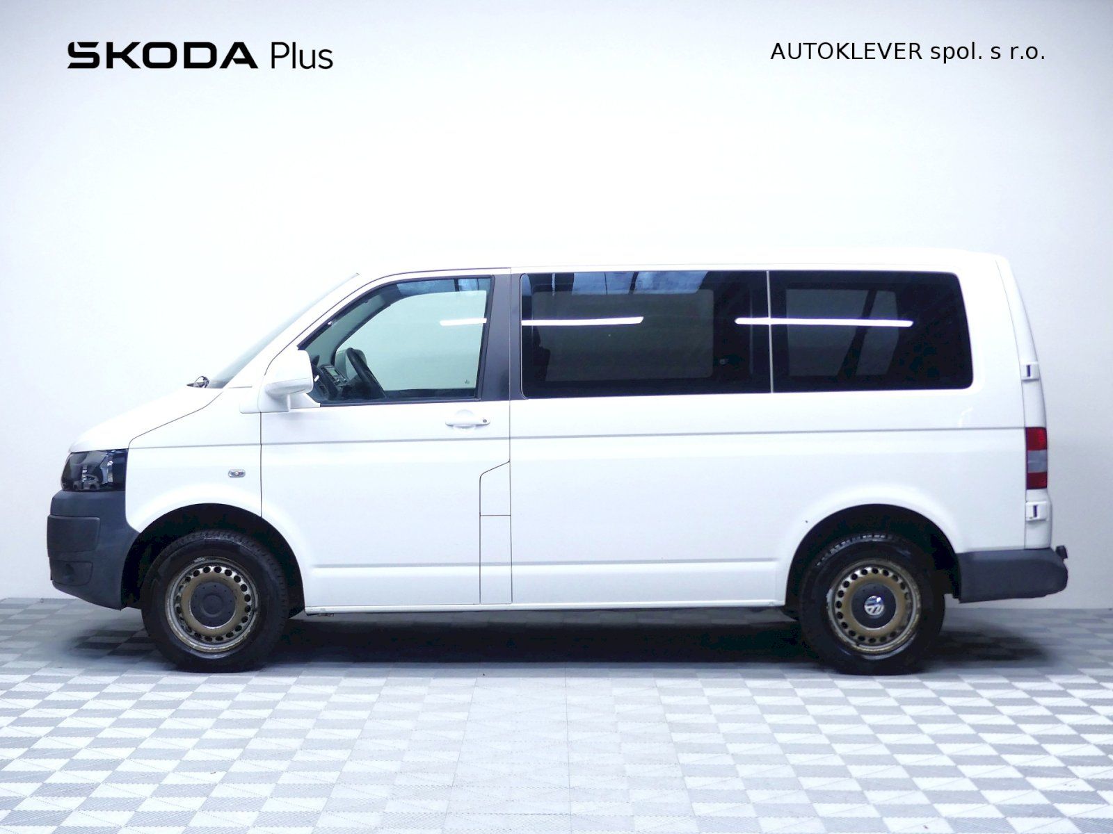 Volkswagen Transporter, Trendline 8 míst 2.0TDI 103kW - fotka 3