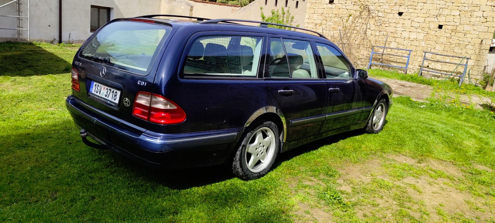 Mercedes-Benz Třídy E, 270 cdi - fotka 2