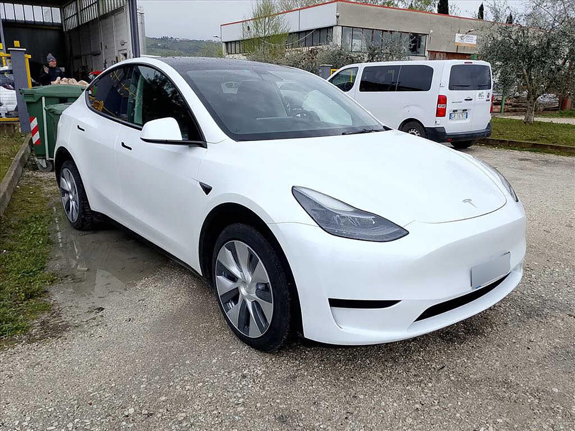 Tesla Model Y, LFP baterie