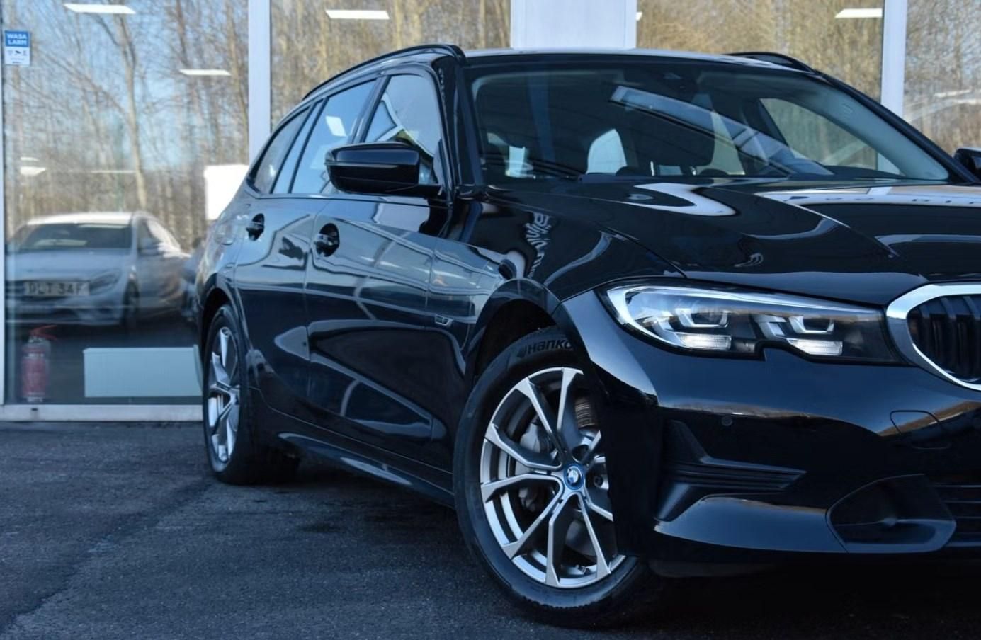 BMW Řada 3, 330e Touring Sport line Tažné - fotka 3