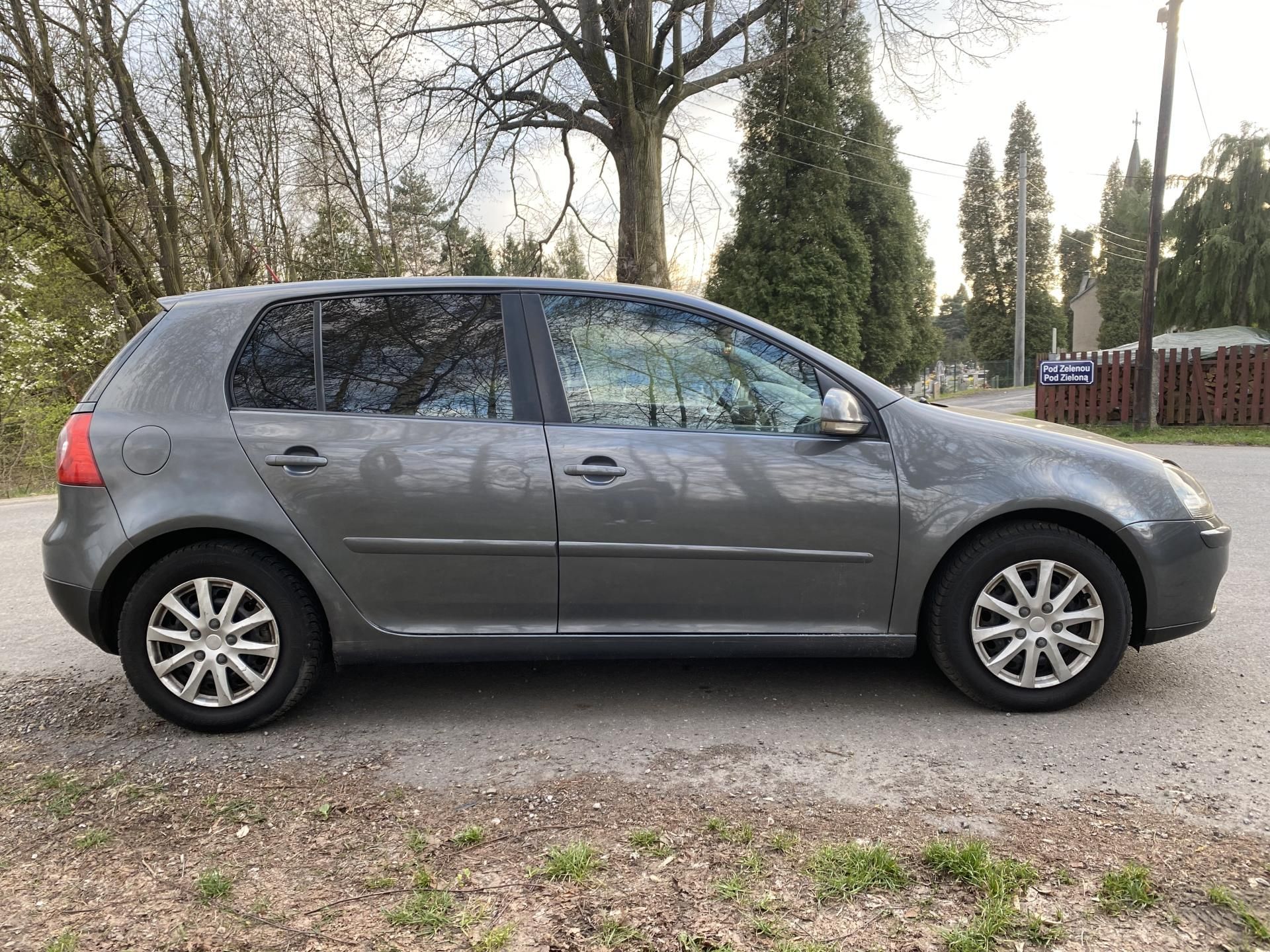Volkswagen Golf, 1,4 16V 59kw TREND - fotka 4