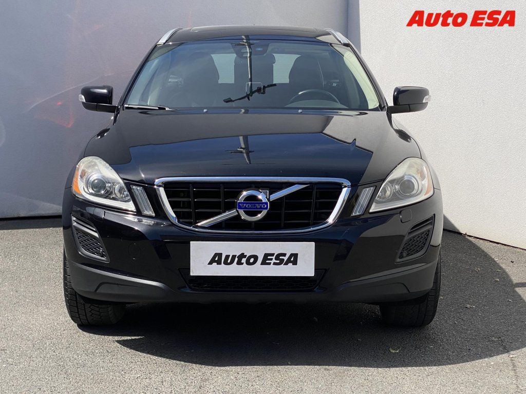 Volvo XC60, 2.4 D3,Summum,AT - fotka 2