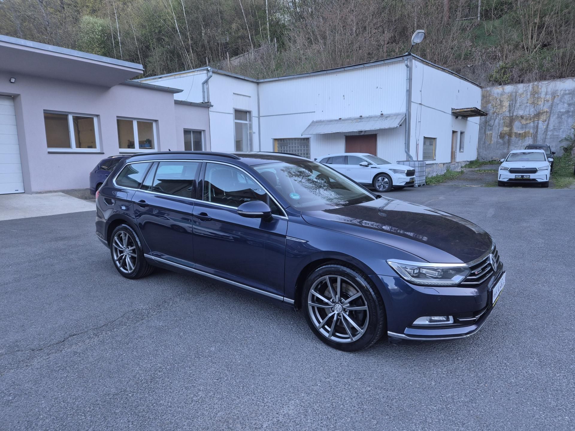 Volkswagen Passat Variant, 2,0TDi 176kw 4Motion 18ALU - fotka 3