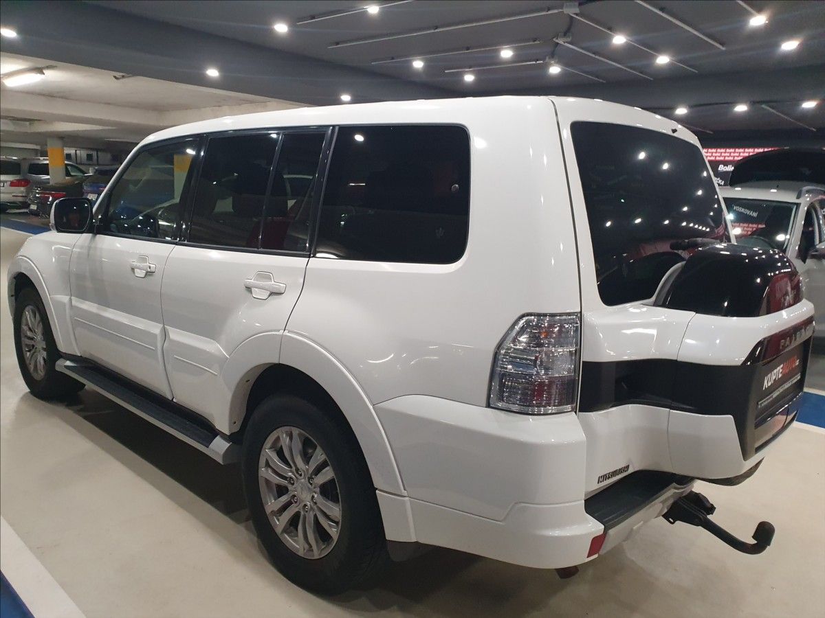 Mitsubishi Pajero, 3,2 D -  7 MÍST - fotka 4