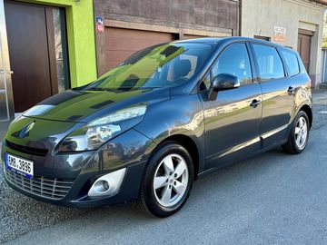 1.4 benzín 7 míst