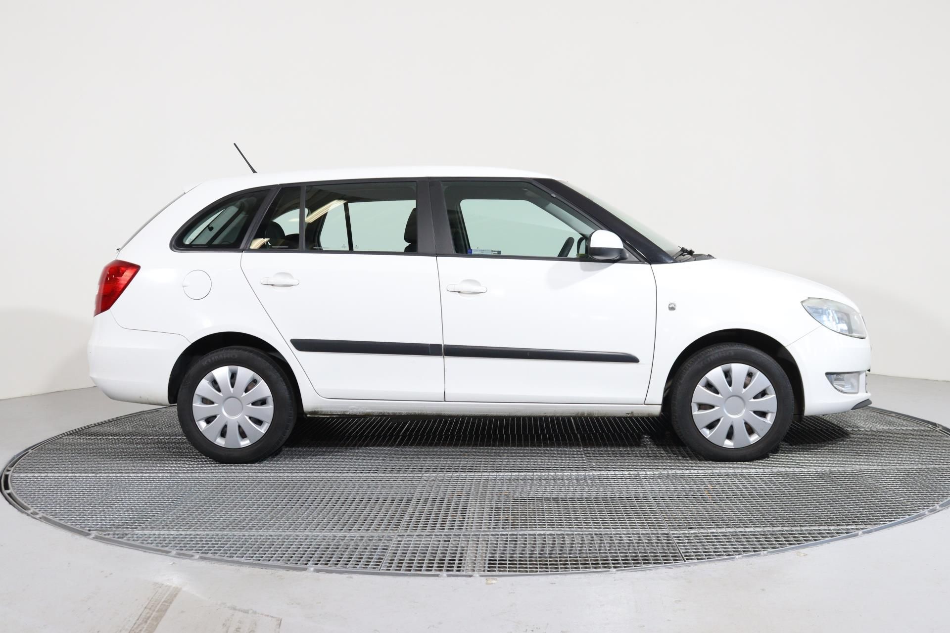 Škoda Fabia, COMBI AMBIENTE 1,6 TDI CR/66kW - fotka 3