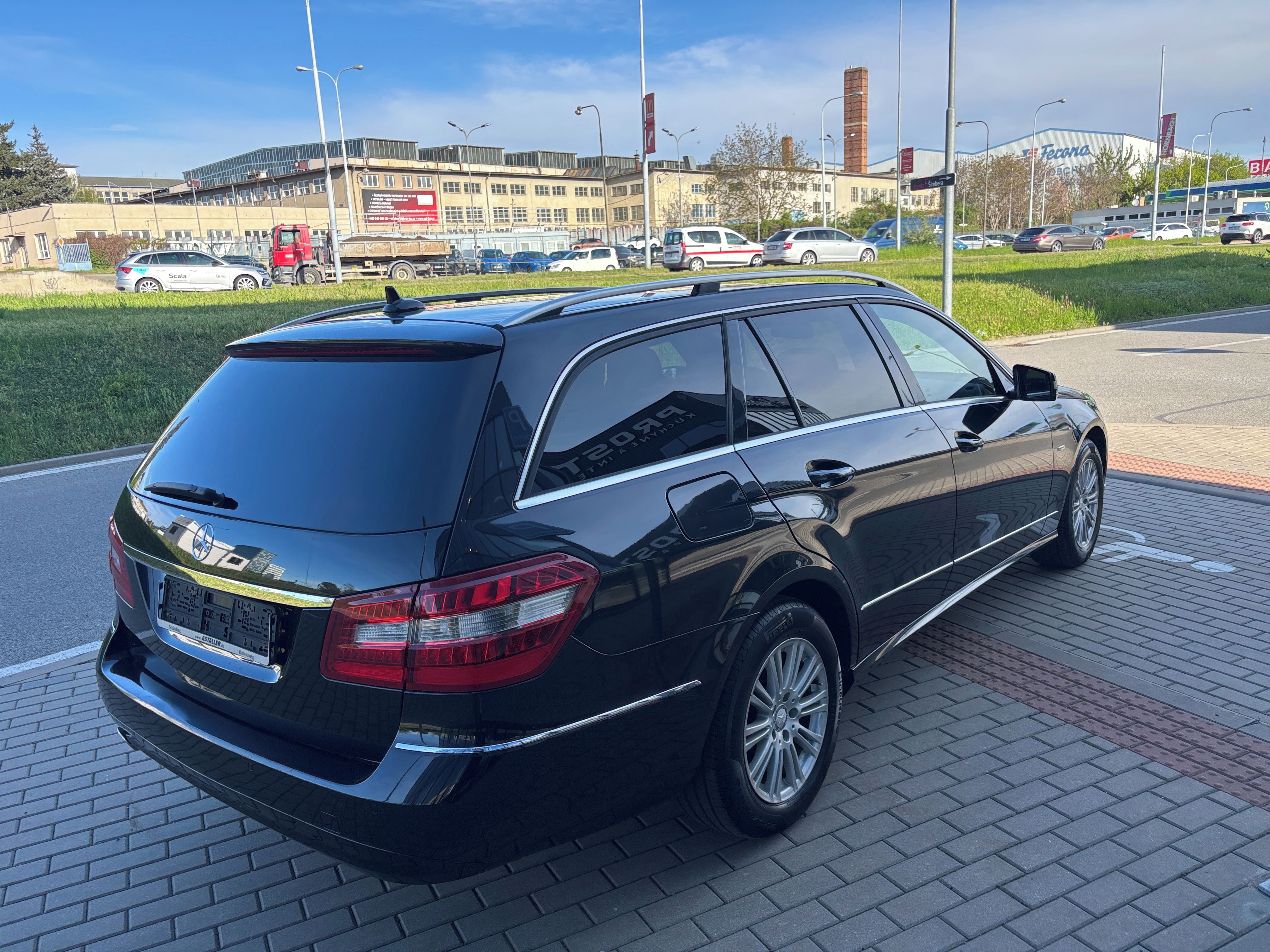 Mercedes-Benz Třídy E, 200 1.8i135kW Automat Elegance - fotka 5