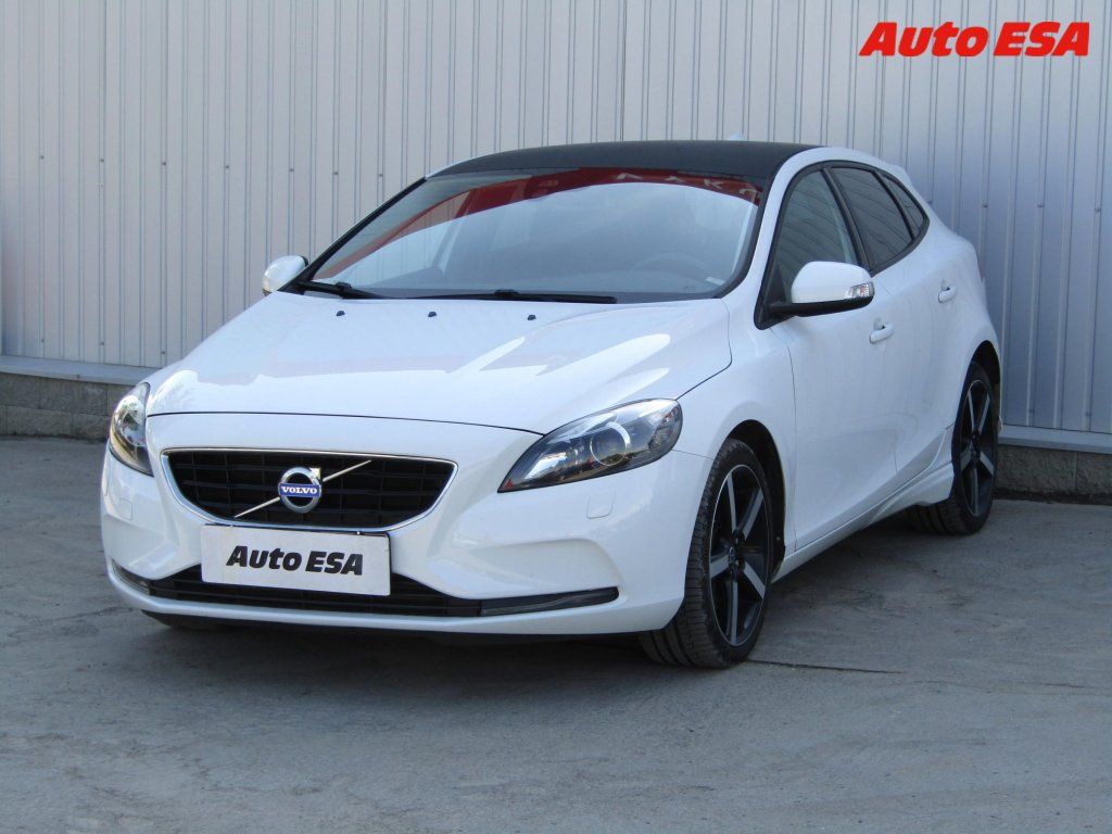 Volvo V40, 2.0D - fotka 3