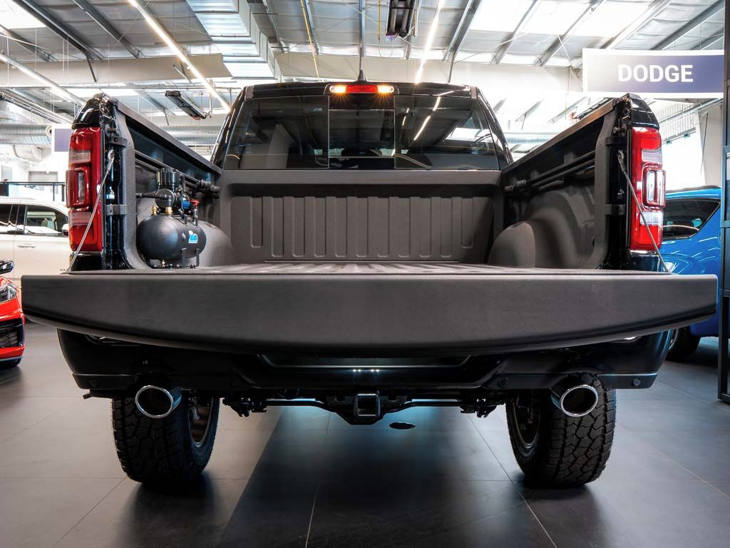 Dodge Ram, 5.7 V8 Laramie Sport 6" LIFT - fotka 5