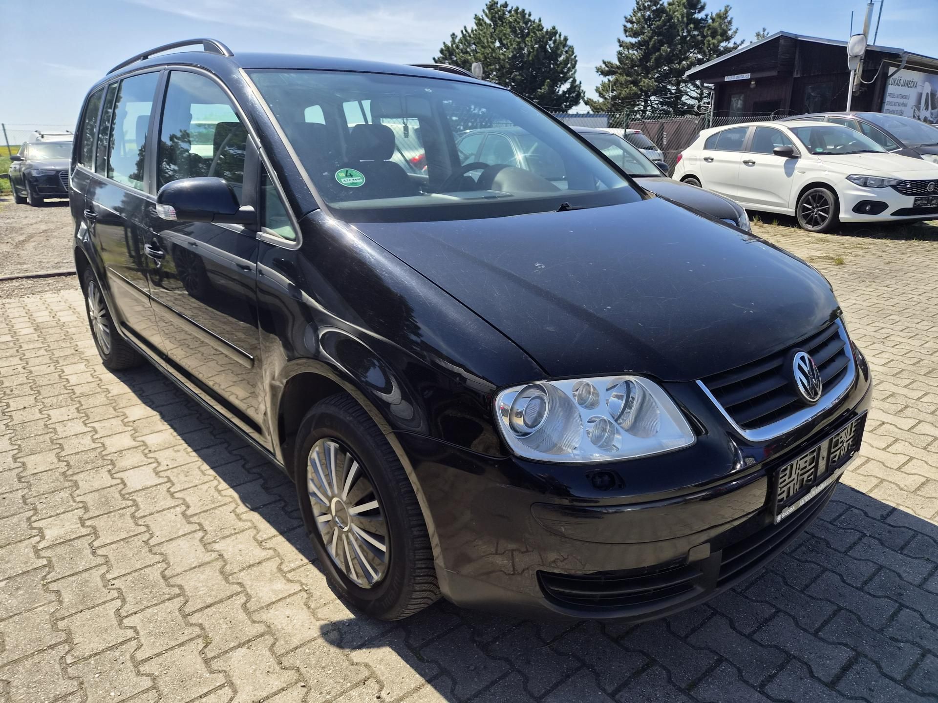 Volkswagen Touran, 2,0 TSi 7 míst - fotka 2
