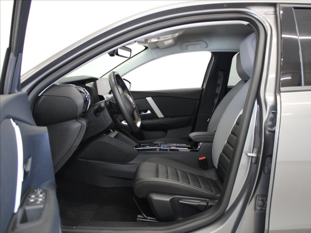 Citroën C4, 1,2 PT 96kW AT MAX Facelift - fotka 6