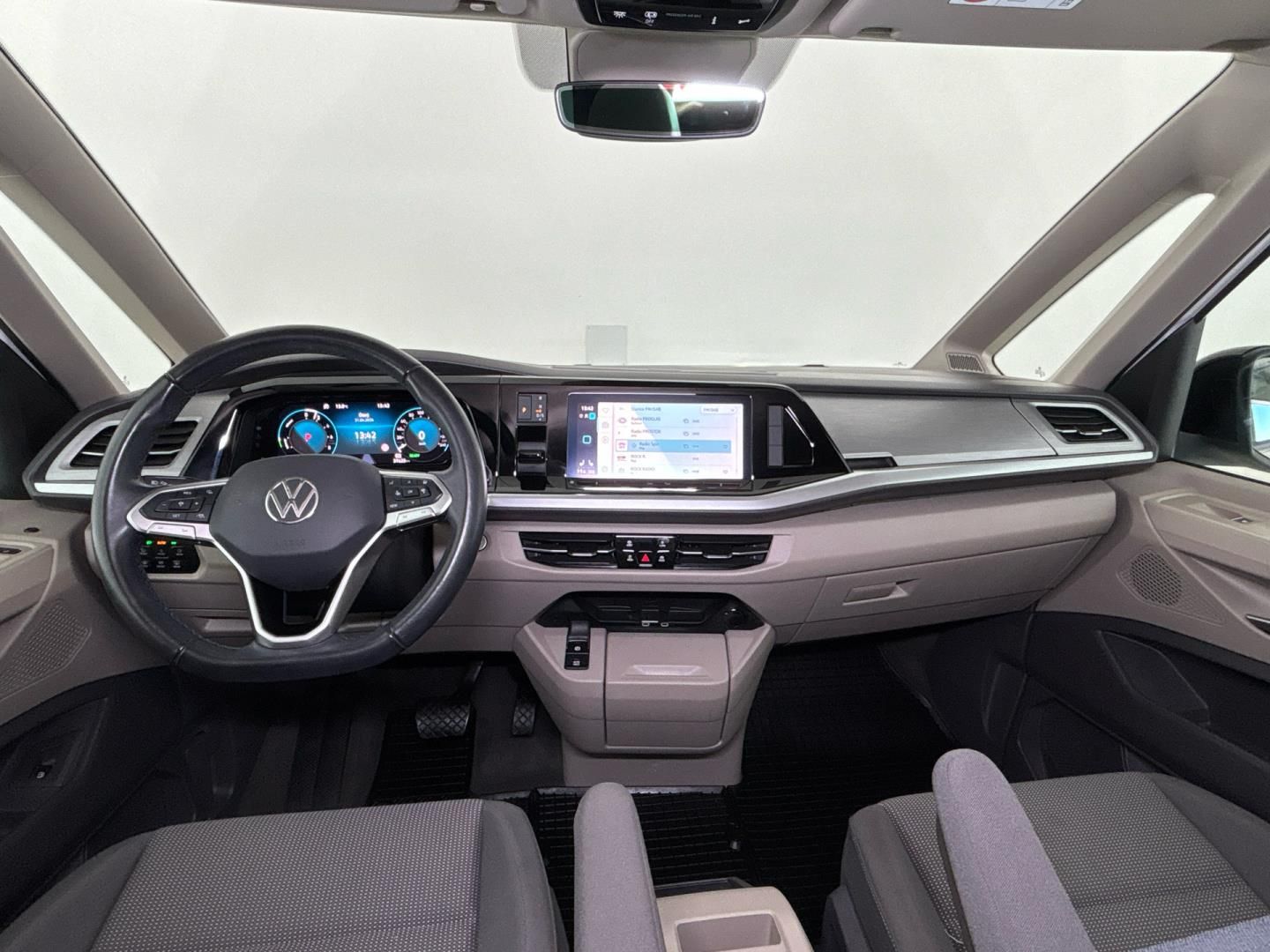 Volkswagen Multivan, 1.4 TSI PHEV / 110 kW Life DSG - fotka 5