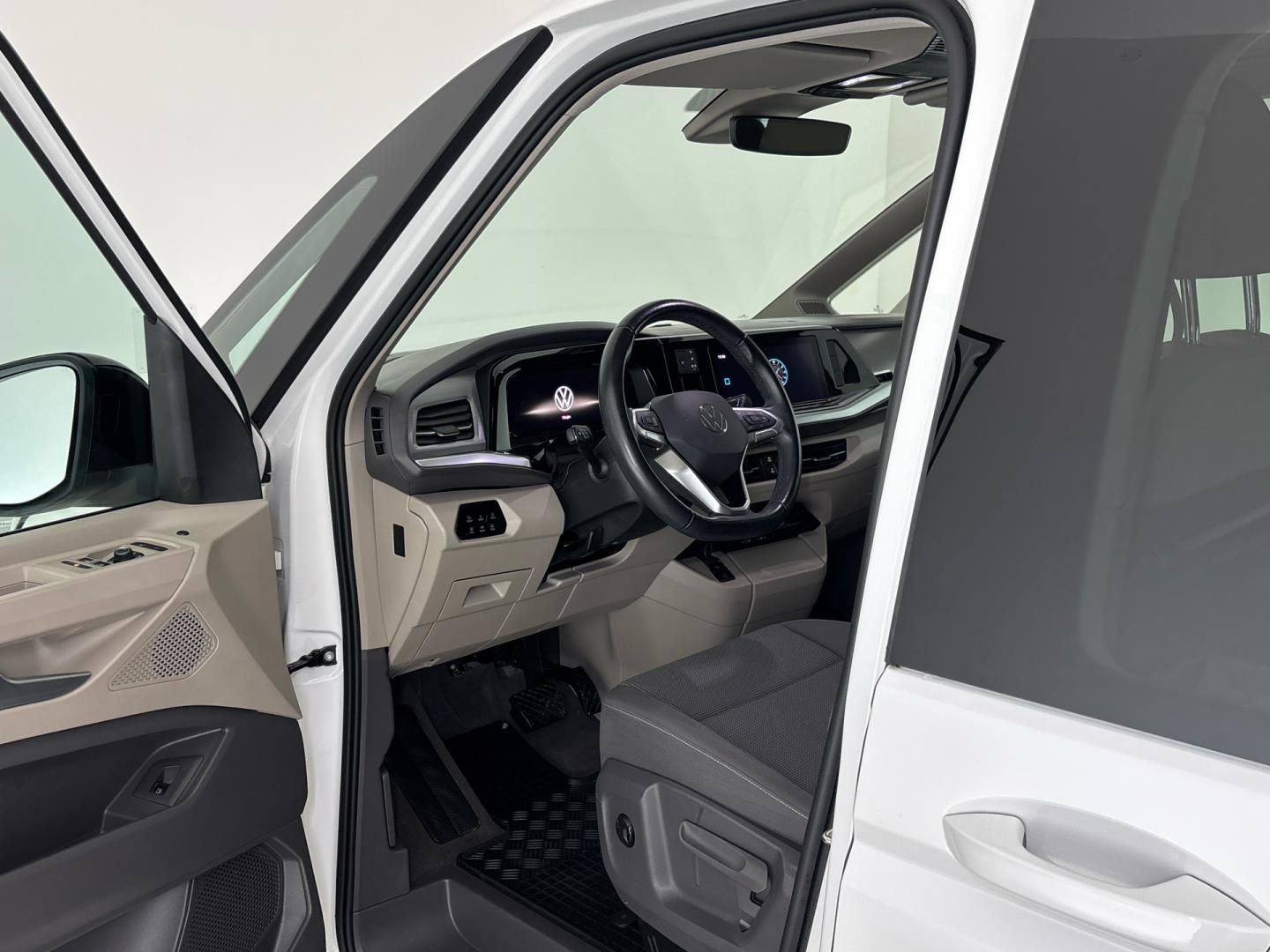 Volkswagen Multivan, 1.4 TSI PHEV / 110 kW Life DSG - fotka 6