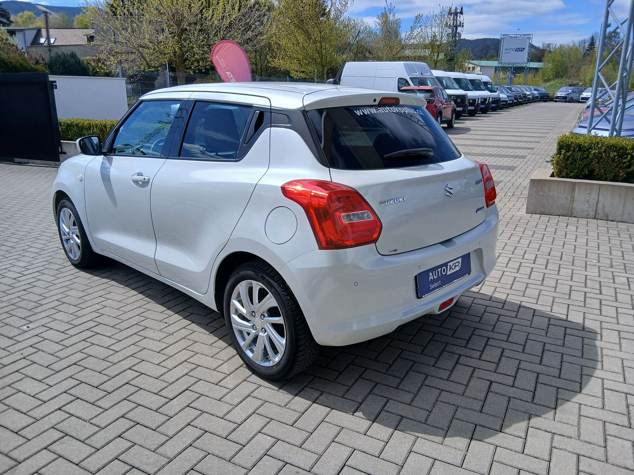 Suzuki Swift, 1.2 DualJet Hybrid Premium - fotka 4
