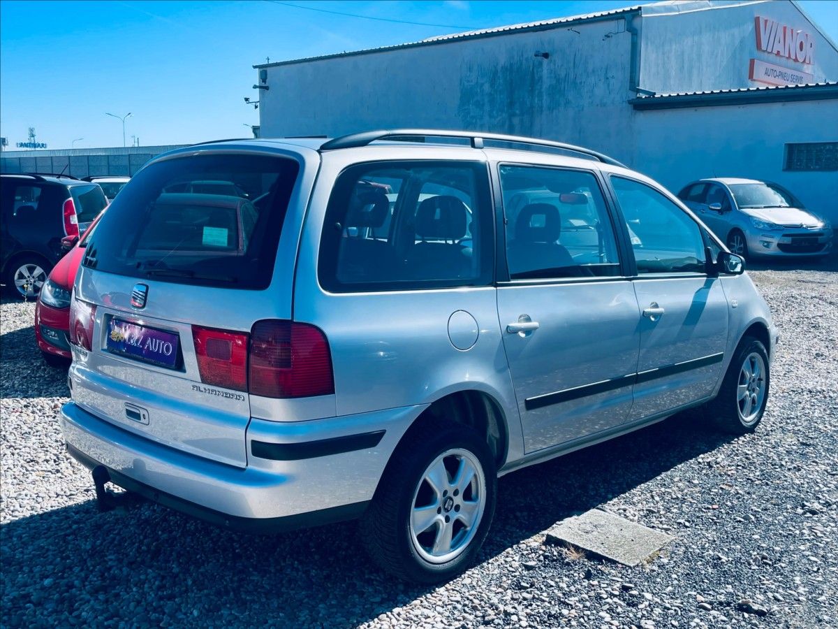 Seat Alhambra, 2,0 i - fotka 4