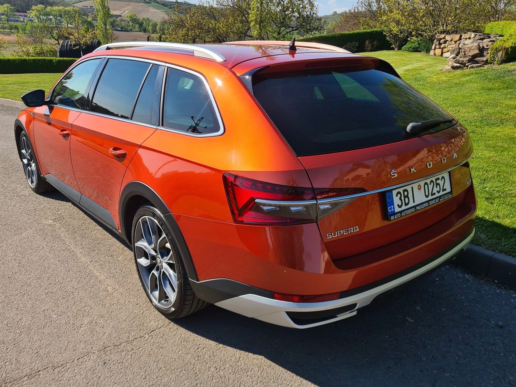 Škoda Superb, 2.0 TDI 140 kW DSG 4x4 Scout - fotka 5