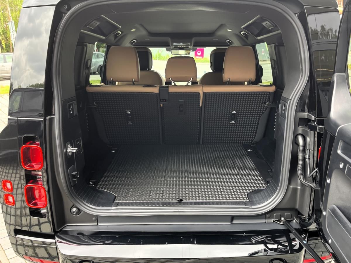 Land Rover Defender, 110 V8 P425 X-DYNAMIC HSE - fotka 6