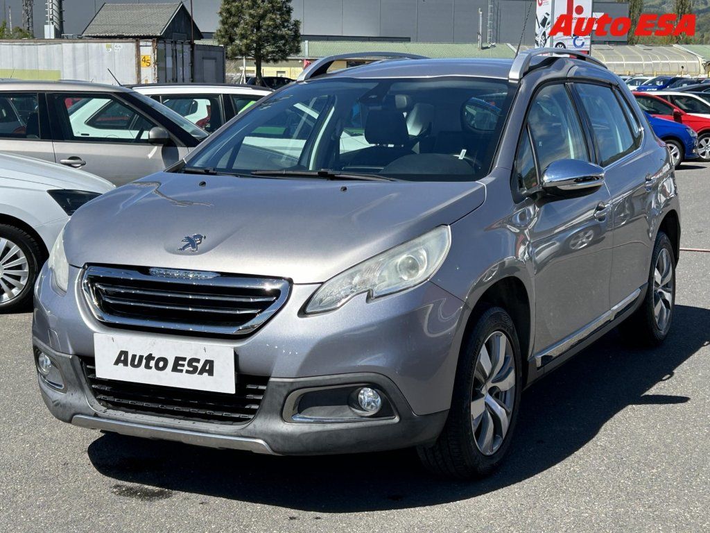 Peugeot 2008, 1.2,navi - fotka 3