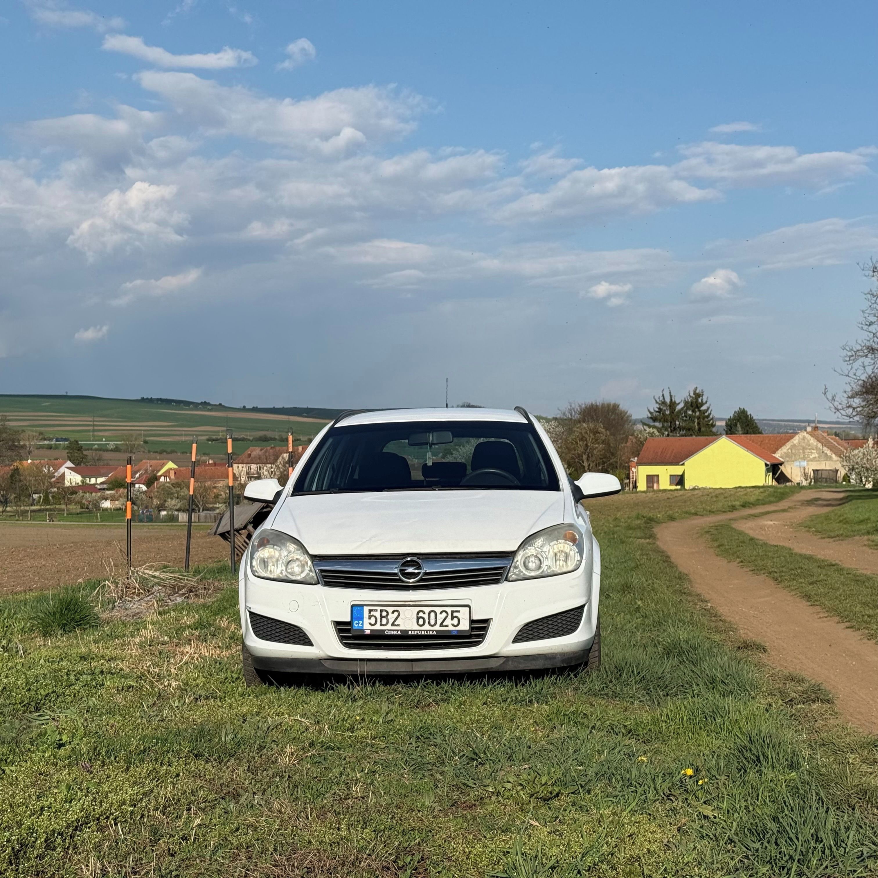 Opel Astra, Caravan 1,9 CDTi - fotka 5