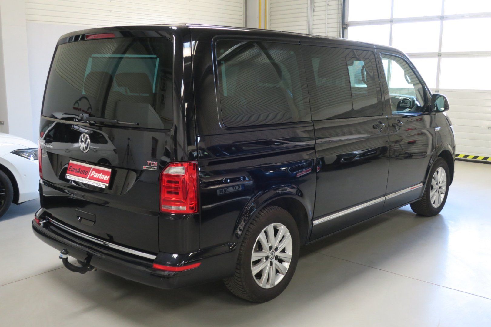 Volkswagen Multivan, T6 2.0TDI Highline 4M DSG NezT - fotka 4