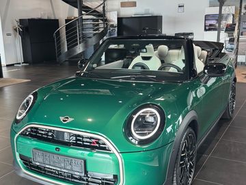 2.0 CABRIO JAK NOVÉ TOP VÝBAVA